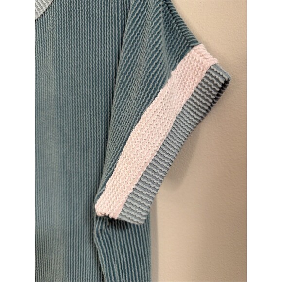 BKE Textured Knit Tee – Size Medium – NWT – Teal Ribbed Short Sleeve Top - Picture 3 of 6